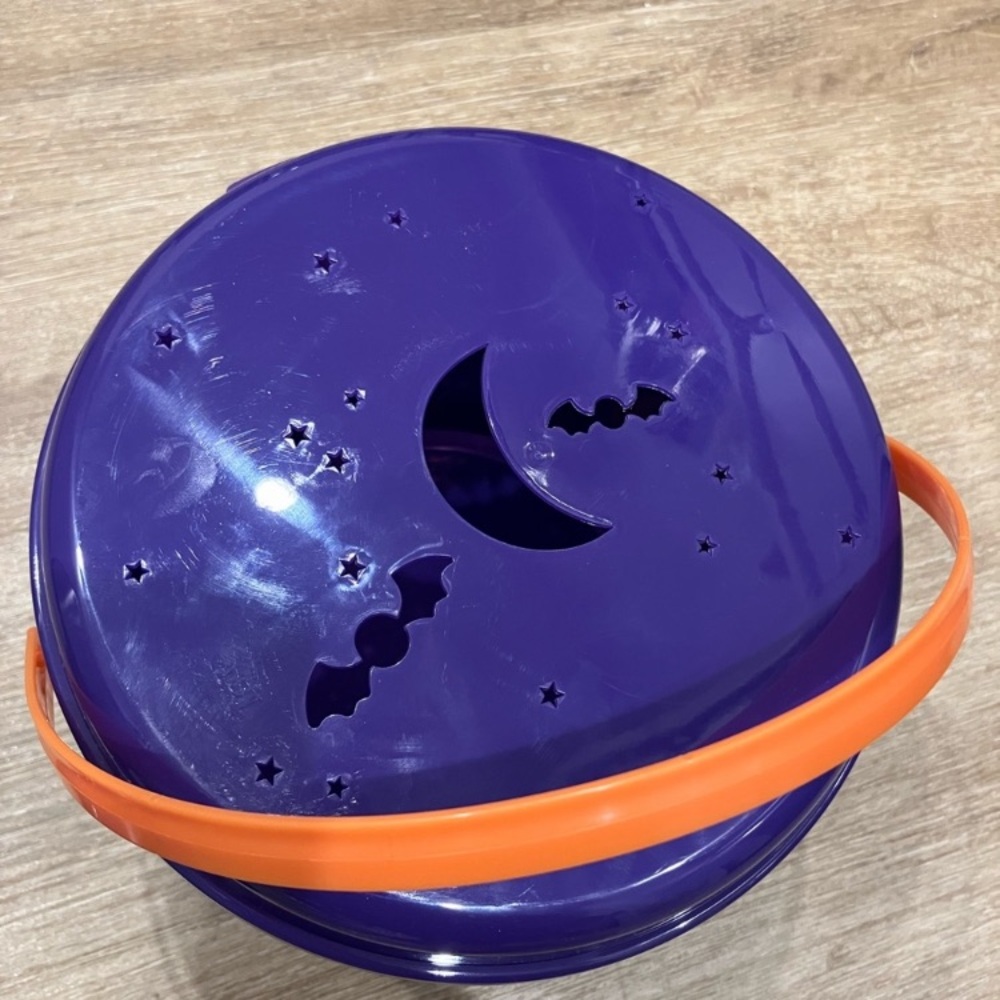 Dunkin Donuts spooky Halloween trick or treating bucket - Picture 5 of 8